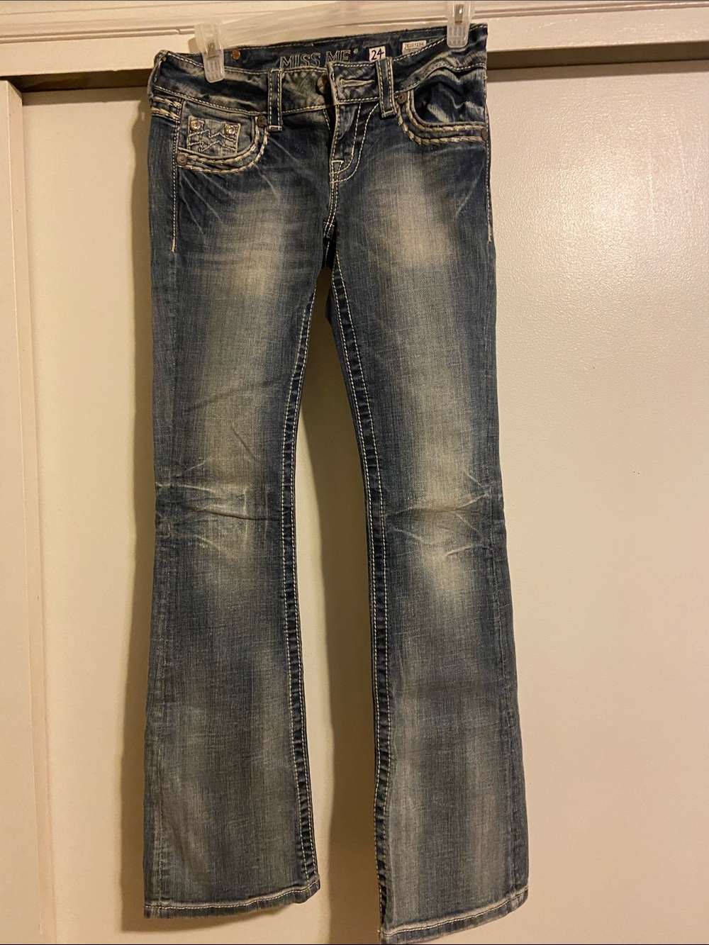 Miss Me Women's Distressed Bootcut Jeans - Faded Blue Wash 24
